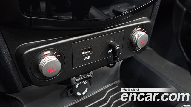 KG Mobility (SsangYong) Tivoli Air Diesel IX 2WD 2016 — фото 20
