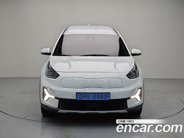 Kia Niro Plus Earth 2023 — фото 2