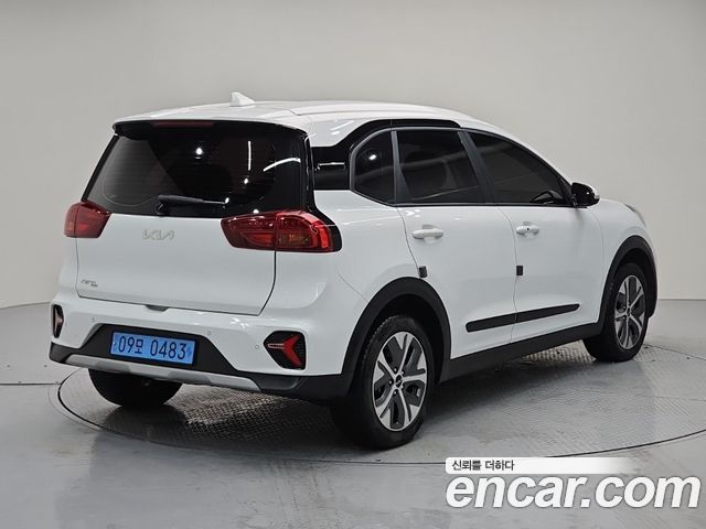 Kia Niro Plus Earth 2023 — фото 4