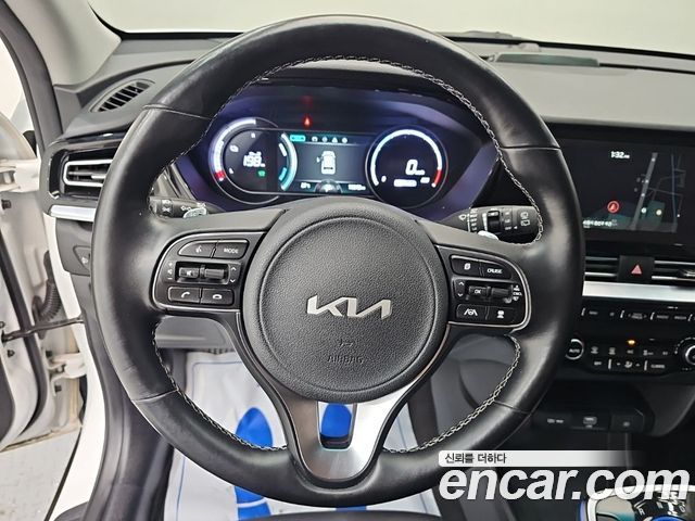 Kia Niro Plus Earth 2023 — фото 9