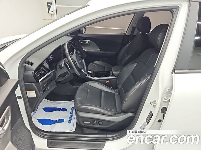 Kia Niro Plus Earth 2023 — фото 15