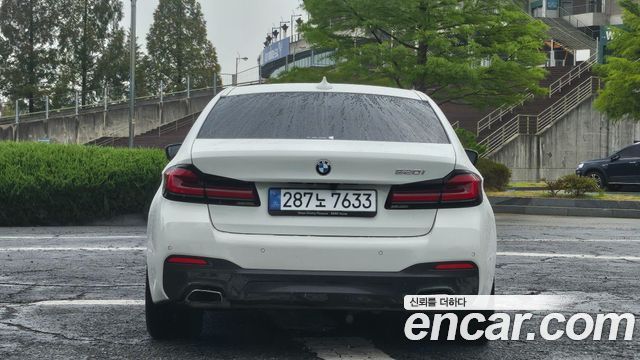 BMW 5 Series (G30) 520i M Sport 2023 — фото 4