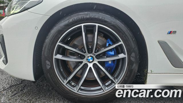 BMW 5 Series (G30) 520i M Sport 2023 — фото 5
