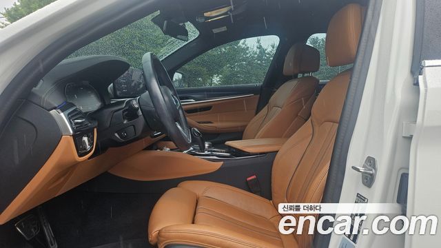 BMW 5 Series (G30) 520i M Sport 2023 — фото 10