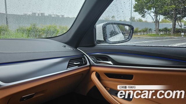 BMW 5 Series (G30) 520i M Sport 2023 — фото 18