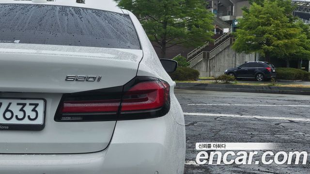 BMW 5 Series (G30) 520i M Sport 2023 — фото 24