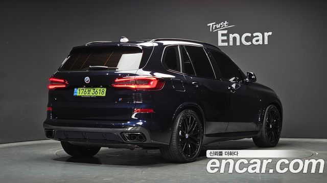BMW X5 (G05) M50i 2023 — фото 2
