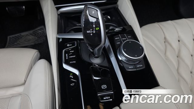 BMW 5 Series (G30) M550i xDrive 2022 — фото 9
