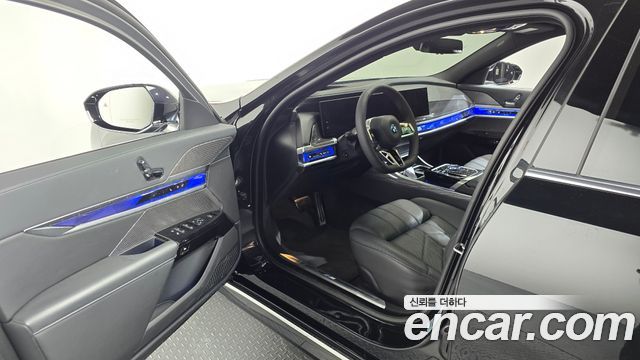 BMW i7 (G70) eDrive 50 M Sport Limited 2026 — фото 10