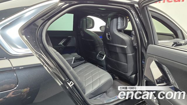 BMW i7 (G70) eDrive 50 M Sport Limited 2026 — фото 11