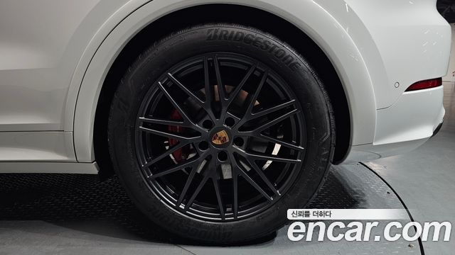 Porsche Cayenne (PO536) 4.0 GTS 2025 — фото 21