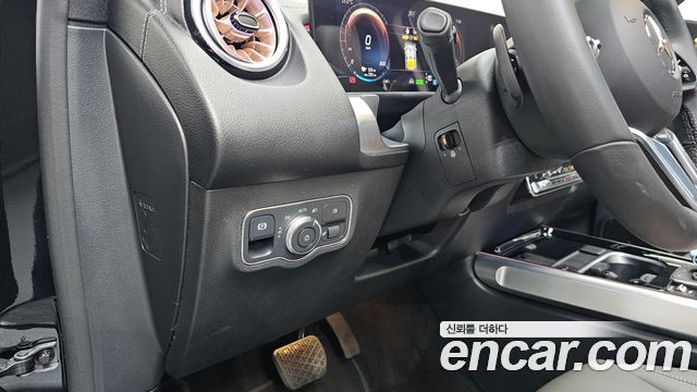Mercedes-Benz EQB (X243) EQB300 4MATIC 2023 — фото 18
