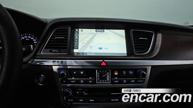 Genesis G80 3.3 GDI AWD Premium Luxury 2017 — фото 15