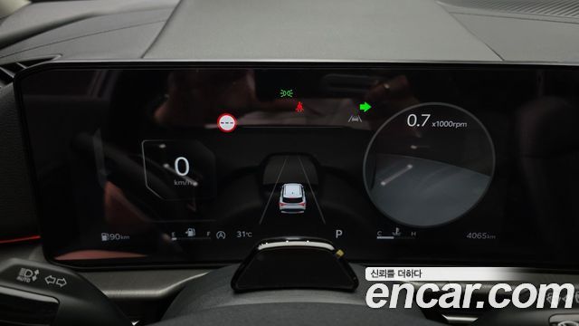Kia Sportage (V) Gasoline 1.6 Turbo 2WD Signature 2025 — фото 8