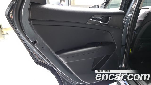 Kia Sportage (V) Gasoline 1.6 Turbo 2WD Signature 2025 — фото 25
