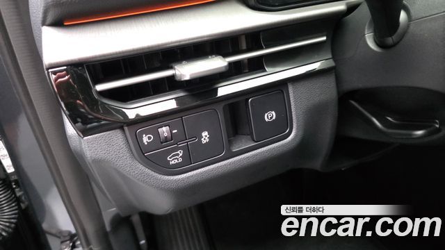 Kia Sportage (V) Gasoline 1.6 Turbo 2WD Signature 2025 — фото 28