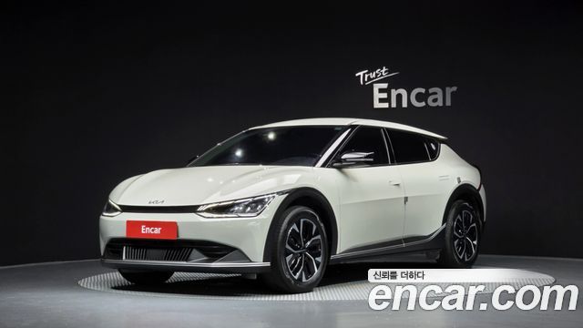Kia EV6 Long Range Light 2023 — фото 1