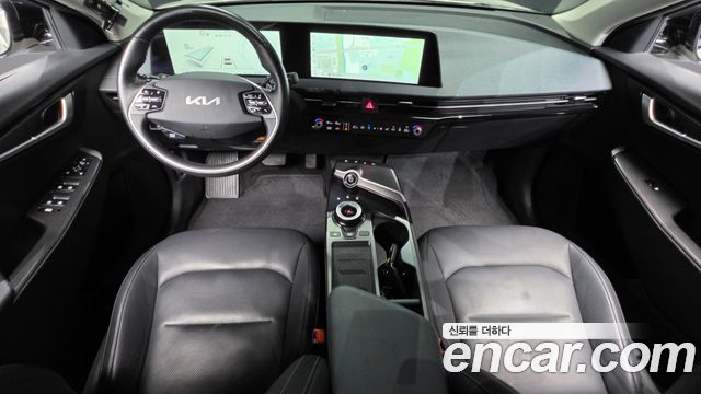 Kia EV6 Long Range Light 2023 — фото 7