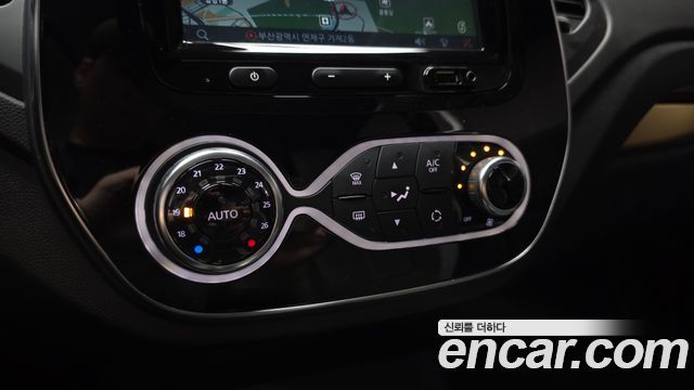 Renault Korea QM3 RE Panoramic Edition 2019 — фото 17