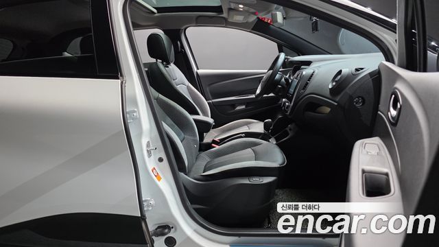 Renault Korea QM3 RE Panoramic Edition 2019 — фото 26