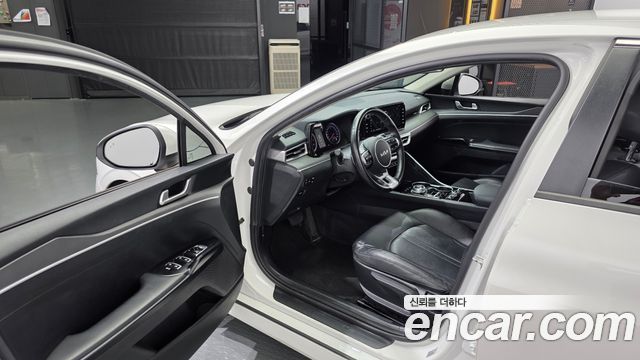 Kia K5 (III) 2.0 Trendy 2022 — фото 10