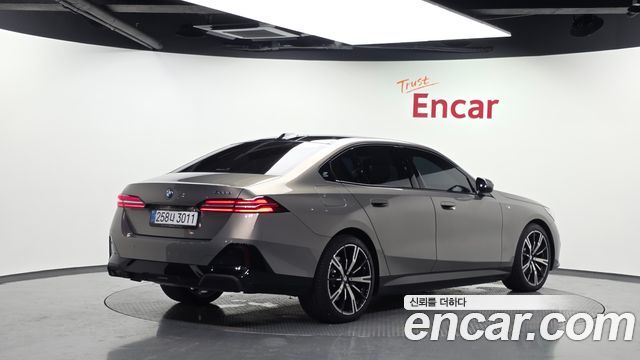 BMW 5 Series (G60) 530e M Sport 2025 — фото 2