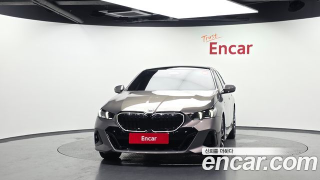 BMW 5 Series (G60) 530e M Sport 2025 — фото 3