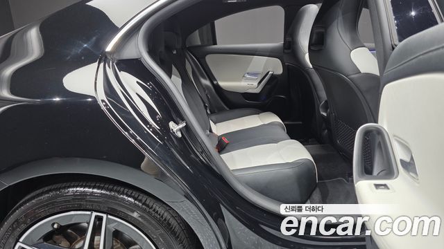 Mercedes-Benz CLA-Class (C118) CLA250 4MATIC 2021 — фото 11