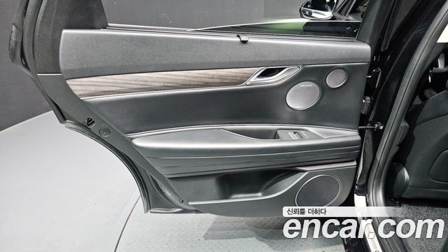 Genesis G80 (RG3) Gasoline 3.5 Turbo AWD 2025 — фото 25
