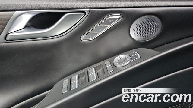Genesis G80 (RG3) Gasoline 3.5 Turbo AWD 2025 — фото 28