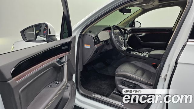 Volkswagen Touareg (III) 3.0 TDI Prestige 2020 — фото 10