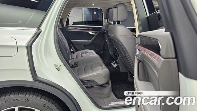 Volkswagen Touareg (III) 3.0 TDI Prestige 2020 — фото 12