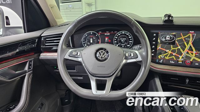 Volkswagen Touareg (III) 3.0 TDI Prestige 2020 — фото 13