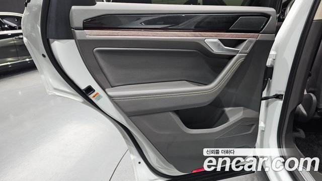 Volkswagen Touareg (III) 3.0 TDI Prestige 2020 — фото 25