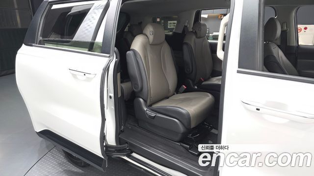Kia Carnival (IV) Diesel 9-Seater Prestige 2025 — фото 12