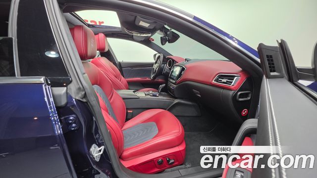 Maserati Ghibli 3.0 GranLusso 3rd 2020 — фото 10