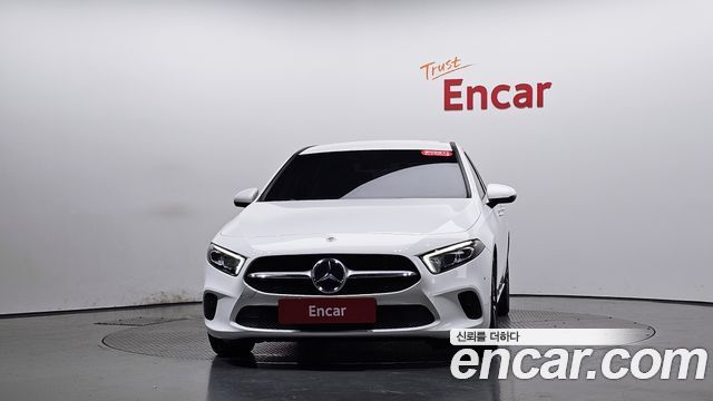 Mercedes-Benz A-Class (W177) A200d Sedan 2021 — фото 3