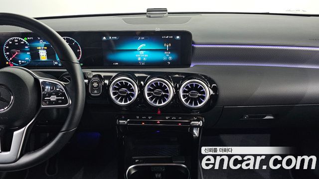 Mercedes-Benz A-Class (W177) A200d Sedan 2021 — фото 14