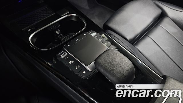 Mercedes-Benz A-Class (W177) A200d Sedan 2021 — фото 17