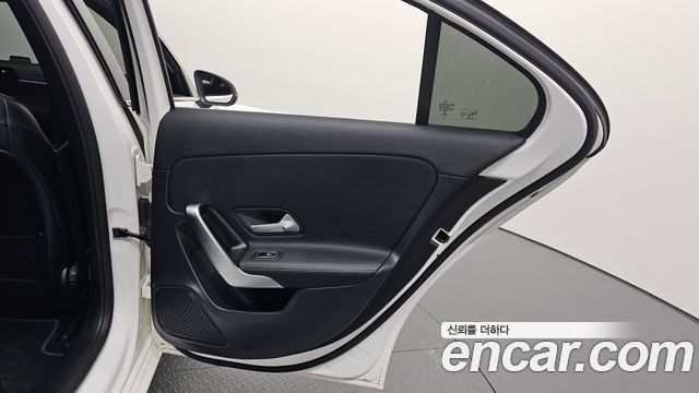 Mercedes-Benz A-Class (W177) A200d Sedan 2021 — фото 25