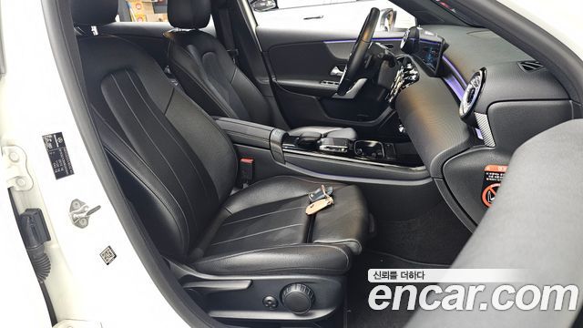 Mercedes-Benz A-Class (W177) A200d Sedan 2021 — фото 26