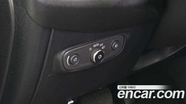 Chevrolet Equinox 2WD Premier Exclusive 2018 — фото 15