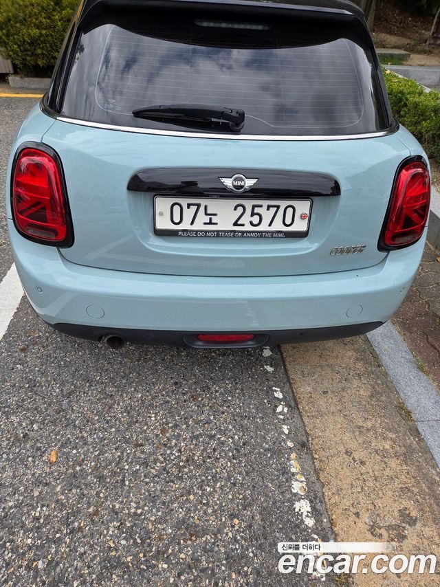 MINI Cooper 5Door Retro Blue Edition 3rd 2018 — фото 3