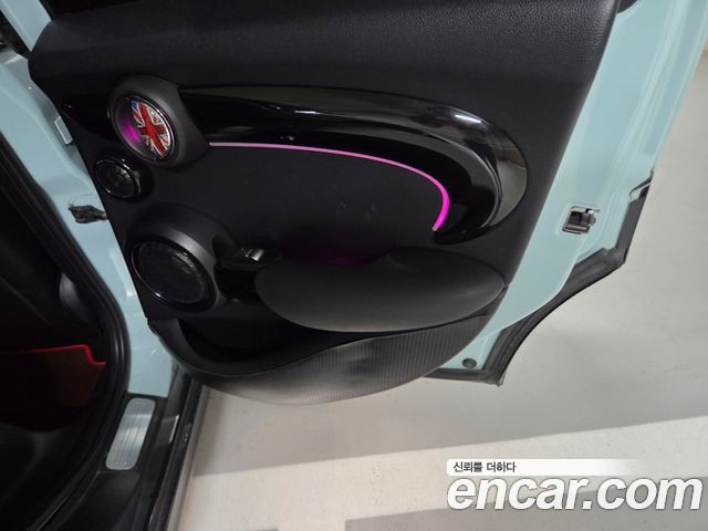 MINI Cooper 5Door Retro Blue Edition 3rd 2018 — фото 16