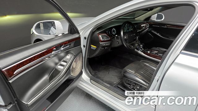 Genesis EQ900 5.0 GDI AWD Limousine Prestige 2017 — фото 10