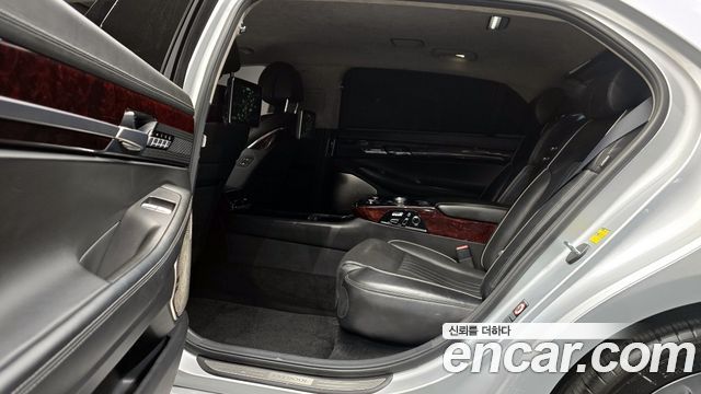 Genesis EQ900 5.0 GDI AWD Limousine Prestige 2017 — фото 11