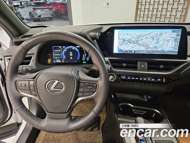 Lexus UX300h 2.0 2WD 2025 — фото 9