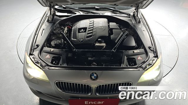 BMW 5 Series (F10) 528i 2011 — фото 6