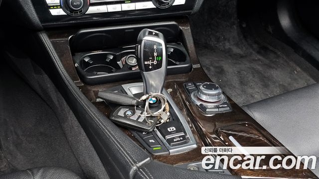 BMW 5 Series (F10) 528i 2011 — фото 9