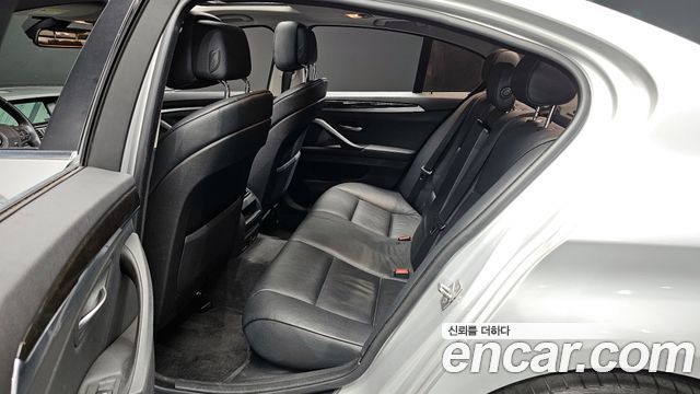 BMW 5 Series (F10) 528i 2011 — фото 11